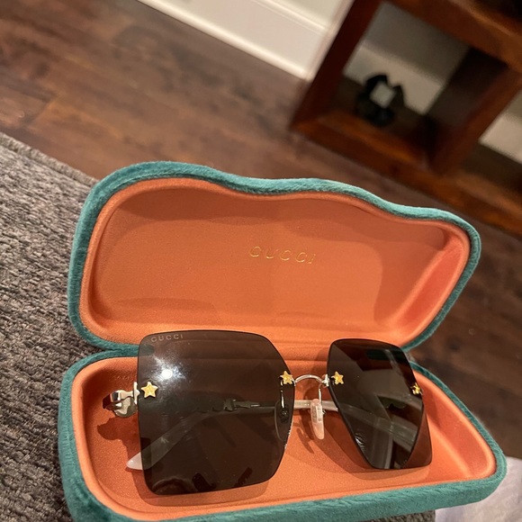 Gucci sunglasses 2020 model brand new!! - Picture 2 of 12